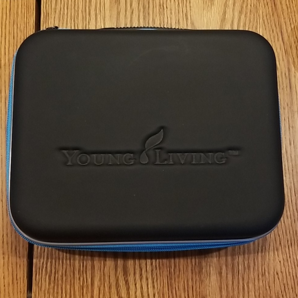 Young Living 30 oil case - Blue